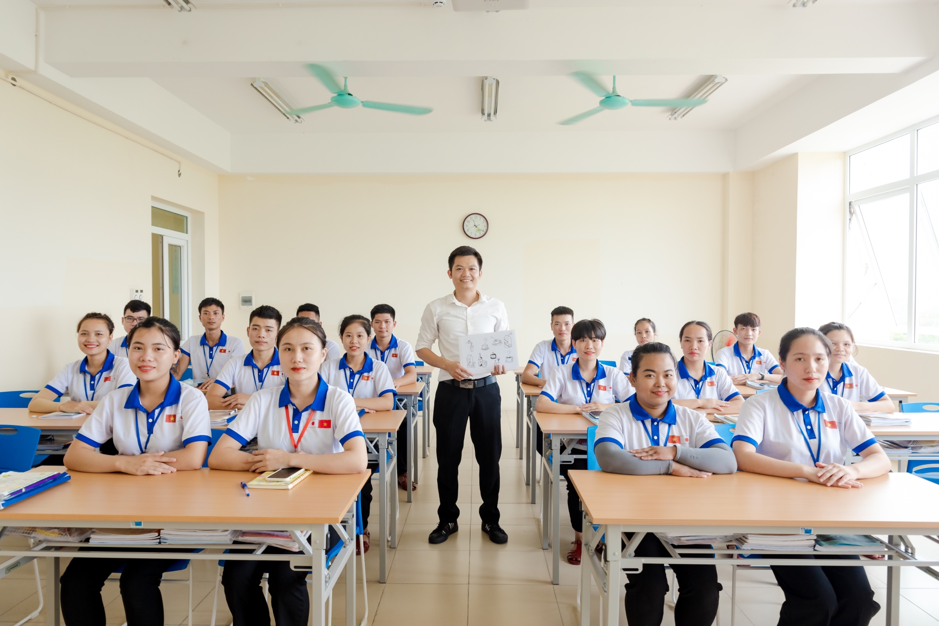 Lớp học không quá đông để đảm bảo chất lượng dạy và học