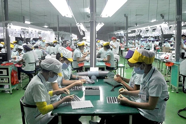 Tuyển 18 Nam/Nữ sản xuất linh kiện điện tử làm việc tại Đào Viên (Đài Loan)