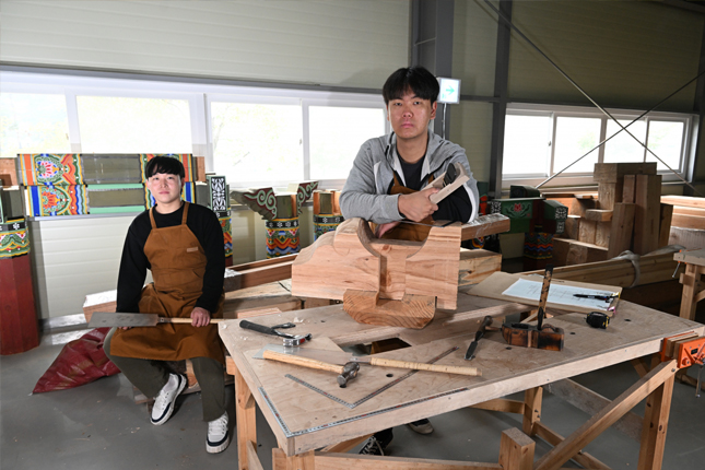 Tuyển 04 Nam thợ mộc làm việc tại Đài Trung (Đài Loan)