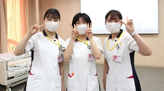 Đơn tuyển dụng 16 nữ, 6 nam thực tập sinh điều dưỡng – chăm sóc, hỗ trợ người cao tuổi